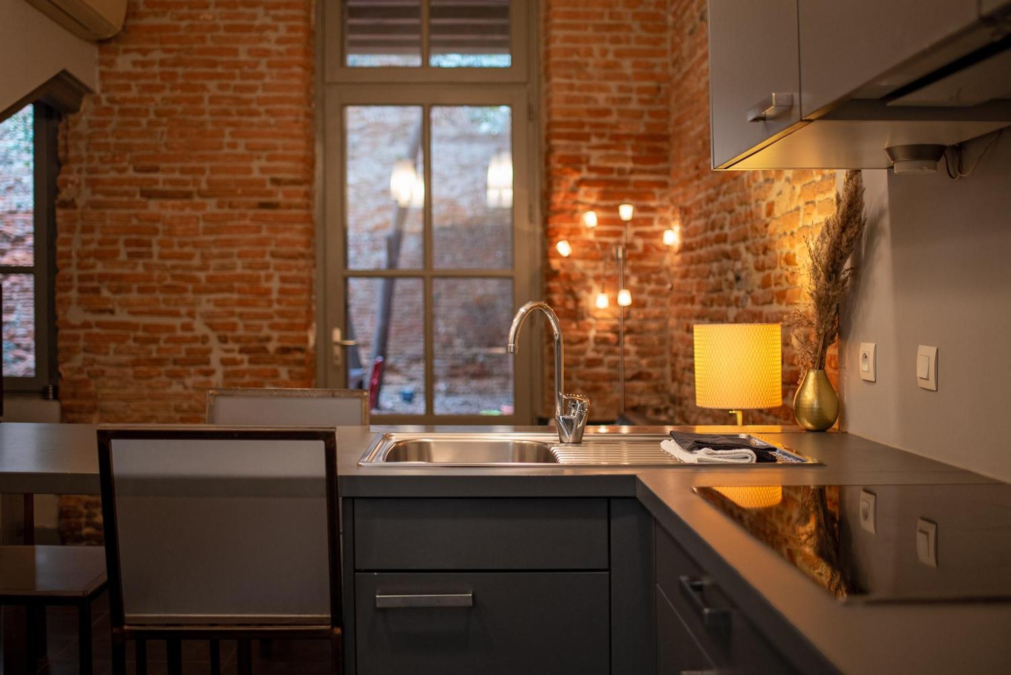 Lagrave - Cours Privee - Parking Apartment Toulouse